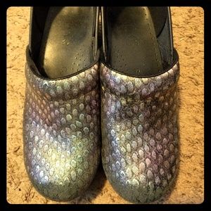 Nursing shoes  / nonslip shoes